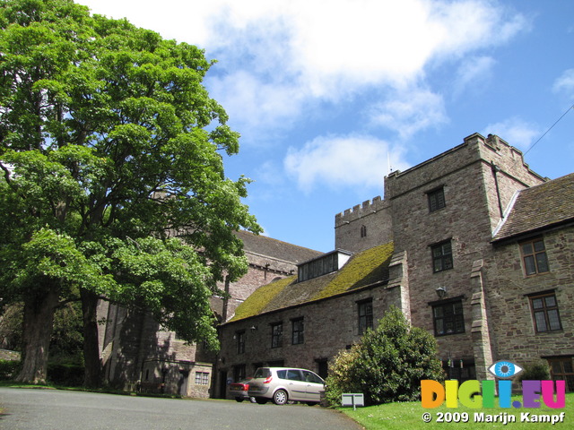 SX06018 Brecon Cathedral from court yard